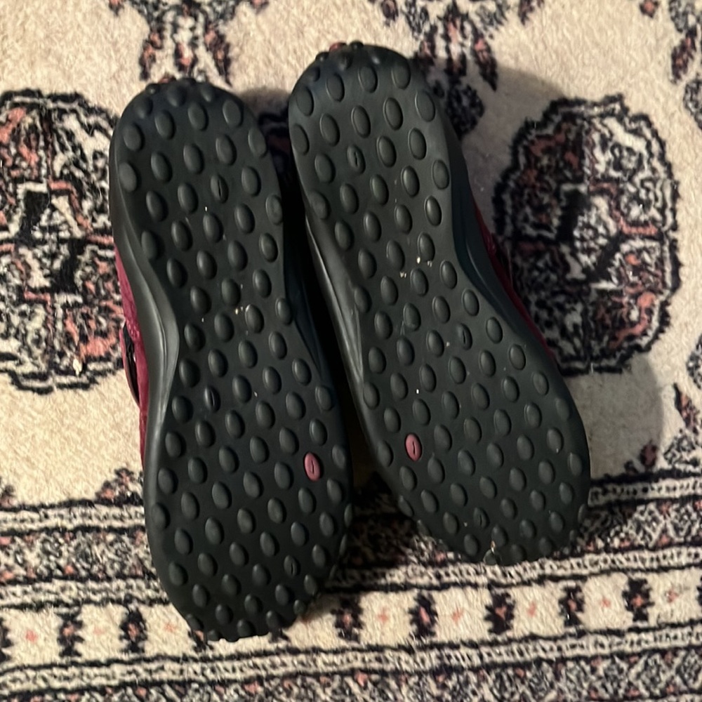 Size seven maroon Privo by Clark’s ladies shoes - Picture 6 of 7